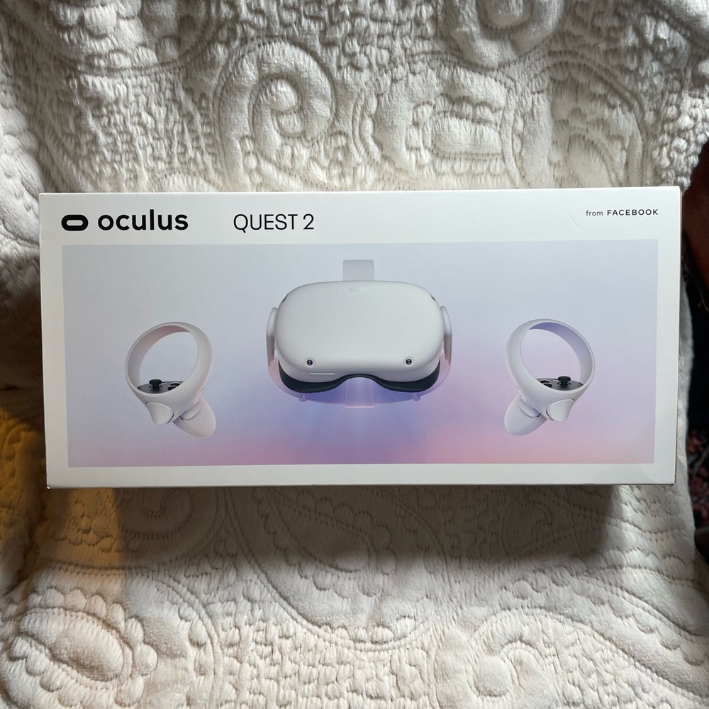 Oculus Quest 2 VR Set in White